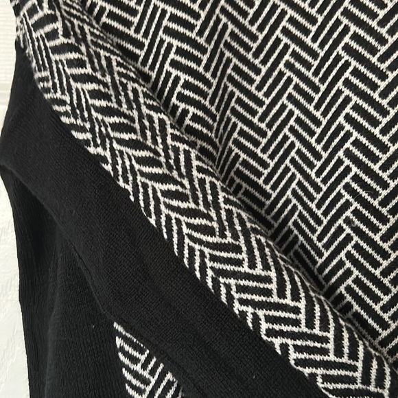 Lululemon sweater - Picture 2 of 3